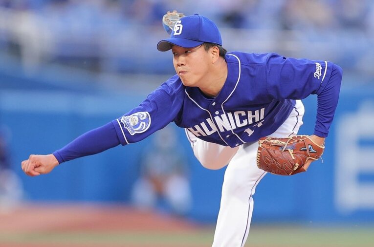 ゴールデングラブ賞を初めて受賞した中日・柳裕也。その裏には「小倉の教え」があった ／ photograph by Sankei Shimbun