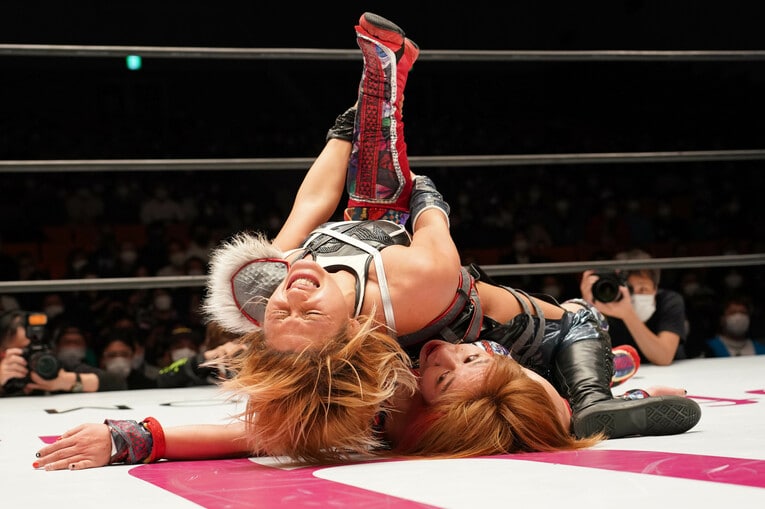 「あんなにいい人いないよ。ただ…」引退の危機を乗り越えたジュリアが語るスターダム王者・朱里への“ジェラシー”《特別グラビア》(35)