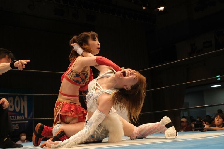 「燃え尽き症候群」から岩谷麻優が迎えた“キャリアで一番のピーク”…右ヒジ脱臼まで続いた藤本つかさとの“最高峰の女子プロレス”(15)