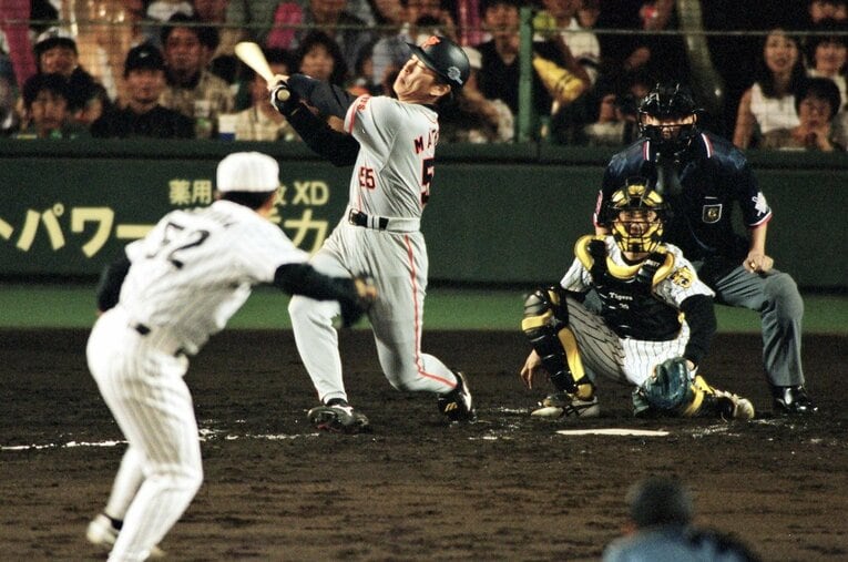 巨人・松井秀喜から三振を奪う阪神・遠山奬志（1999年）　©Sankei Shimbun