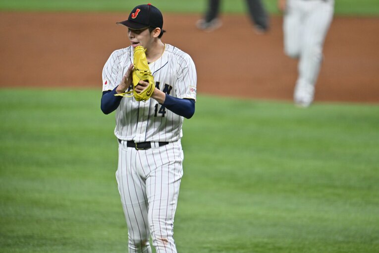 準決勝・メキシコ戦で力投する佐々木　©︎Naoya Sanuki 