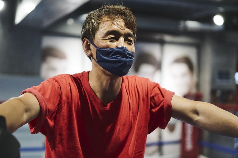 今はアマチュア相手にボクシングやボディメイクを指導している名トレーナー葛西氏 ／ photograph by Yuki Suenaga