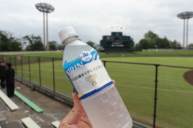 【中大横浜】ドリンクにも中央大学マスコットのチュー王子　©Yuki Kashimoto