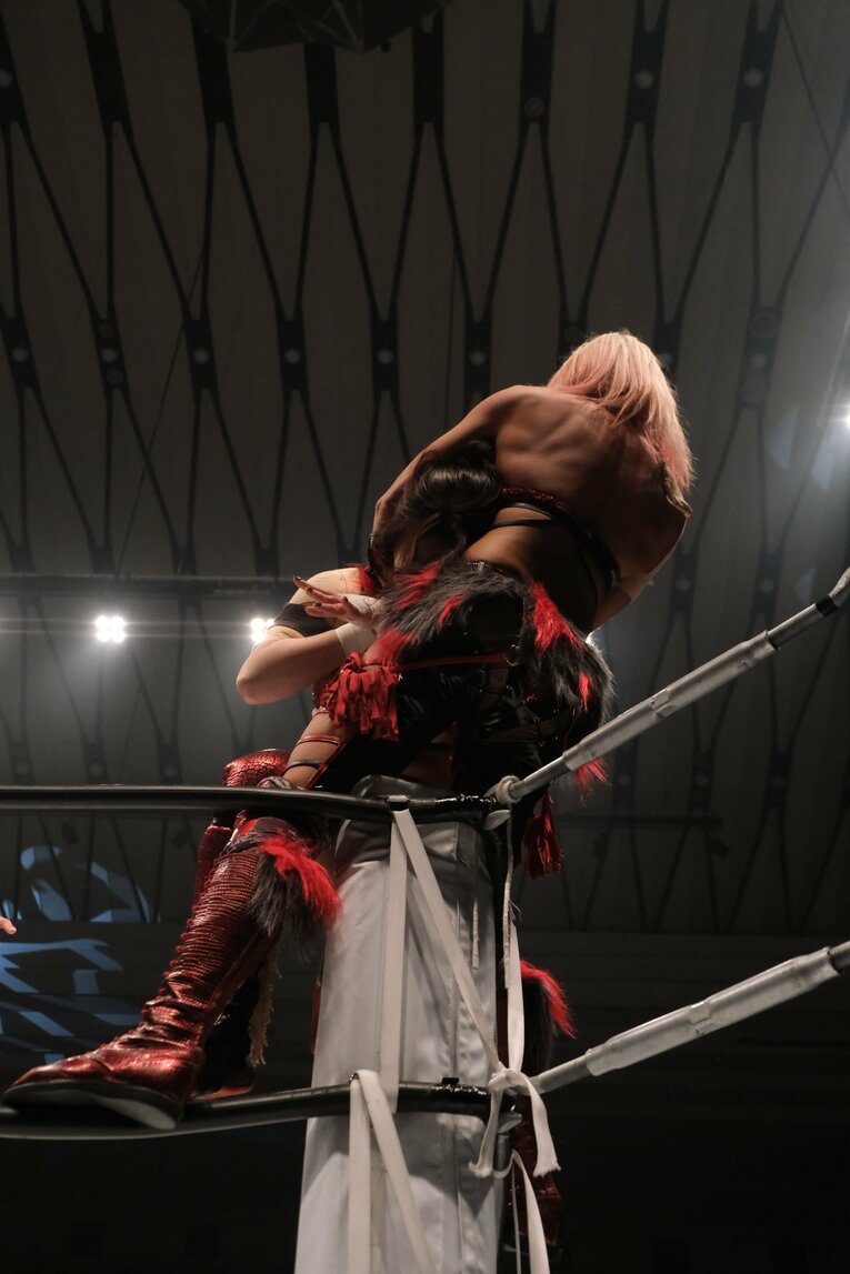 「ジュリアvs鈴季すず」はなぜ“最高に映える”タイトルマッチだったのか？ 試合直後の“姉妹”が明かしたそれぞれの「25分4秒」(44)