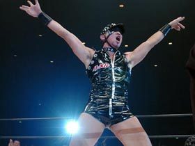 レイザーラモンHGに、2万人総立ち。 - プロレス - Number Web - ナンバー