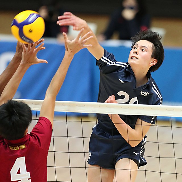 石川祐希「刺激をもらっている」代表エースも期待する19歳高橋藍の魅力はうますぎるサーブレシーブ
