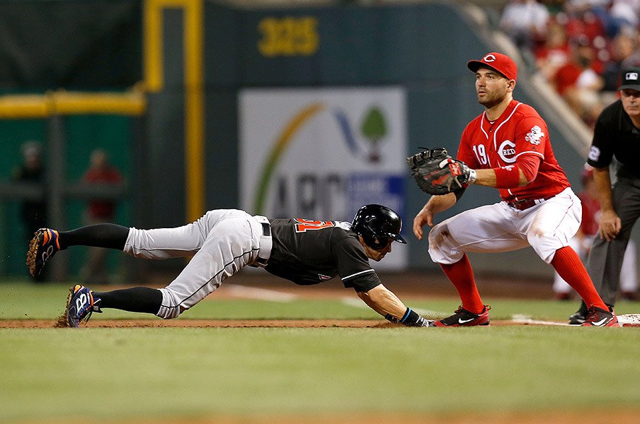 イチローに届けられた51枚ものピザ。盟友ボットのジョークは敬意の表れ。<Number Web> photograph by Getty Images