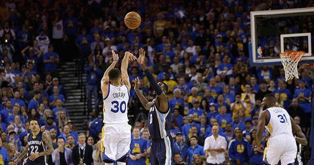 今季のnbaには一見の価値がある カリー カーが起こした 革命 とは Nba Number Web ナンバー 今季のnbaには一見の価値がある カリー カーが起こした 革命 とは Nba Number Web ナンバー