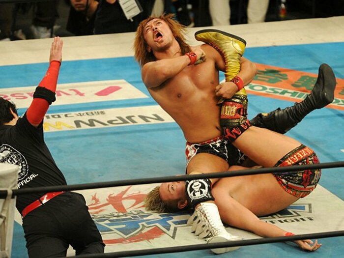 今度はベルトが俺を追いかける。新IWGP王者、内藤哲也の生き方。<Number Web> photograph by Masashi Hara