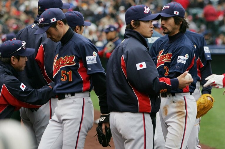 2006年WBCでのイチローと小笠原ら。2人は実は同学年である　©Naoya Sanuki