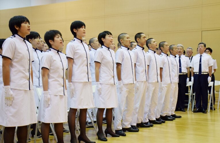 ボートレーサー養成所の入所式の様子（写真は2018年）。男性は全員丸刈りだ　©JIJI PRESS