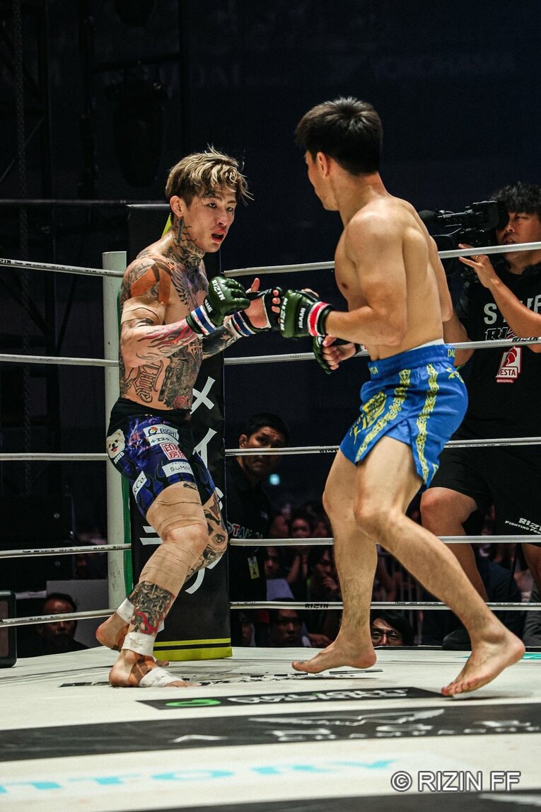 『超RIZIN.5』平本蓮vs.カルシャガ・ダウトベック　©RIZIN FF