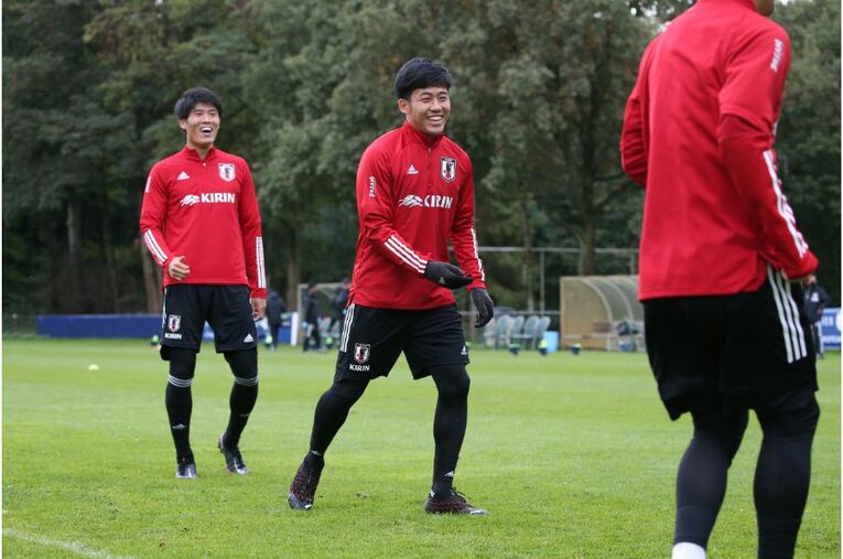 連係不足は“想定内” 19歳久保建英が森保Jで見せた「身体能力差を埋める」クレバーな技術(30) ／ photograph by JFA