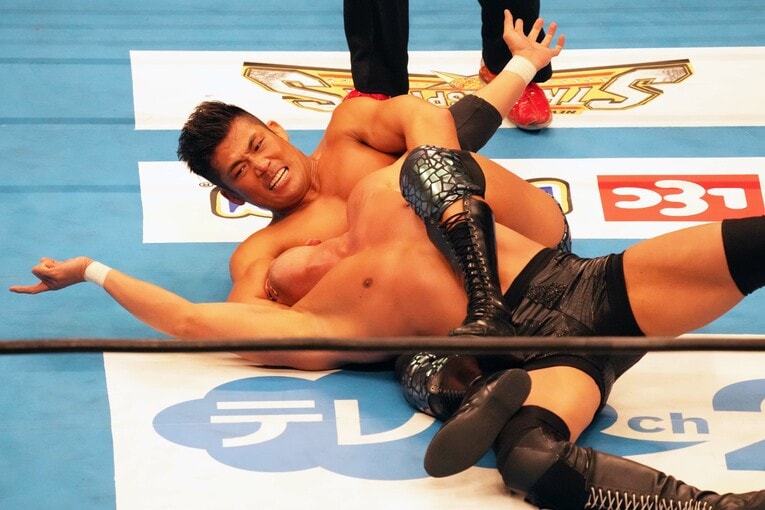 4月8日、両国国技館。オカダ・カズチカ対SANADA