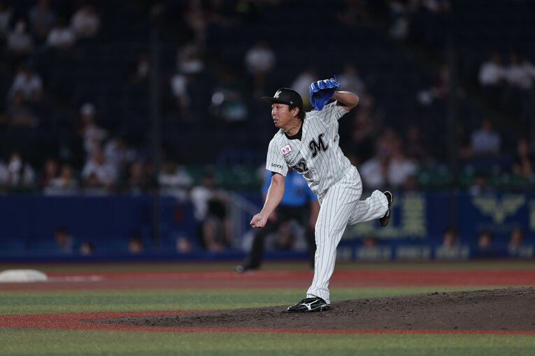 球団新記録となる通算228セーブ目を挙げたロッテの守護神・益田　©︎Chiba Lotte Marines