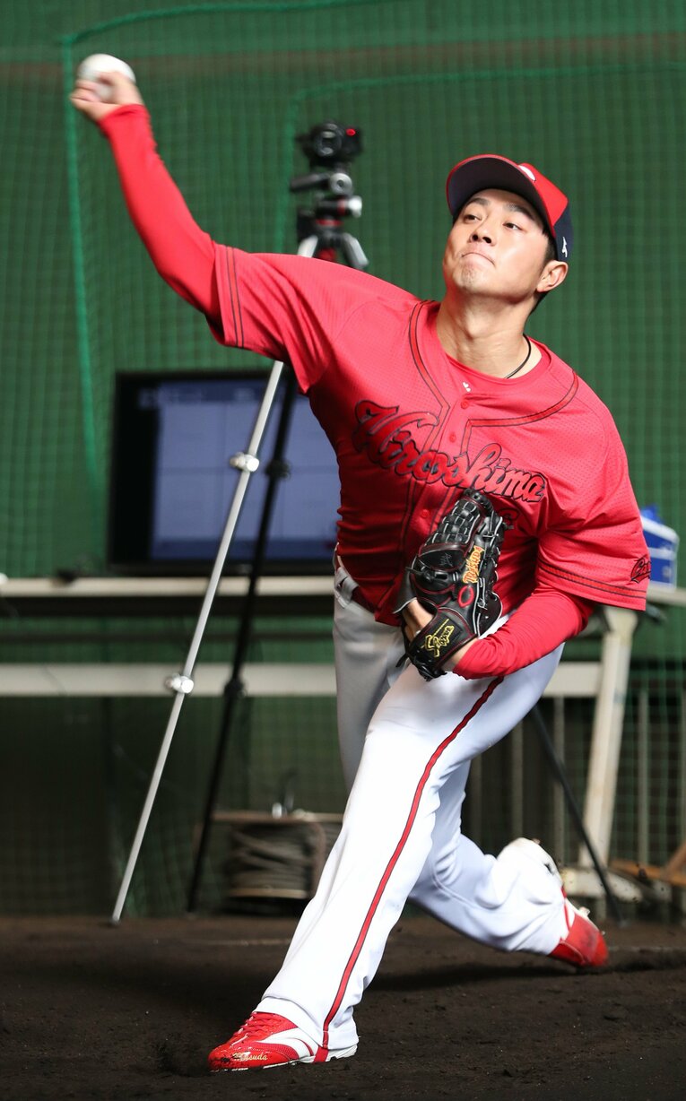 入団当初の益田の投球フォームは一般的なオーバースローだった　©JIJI PRESS