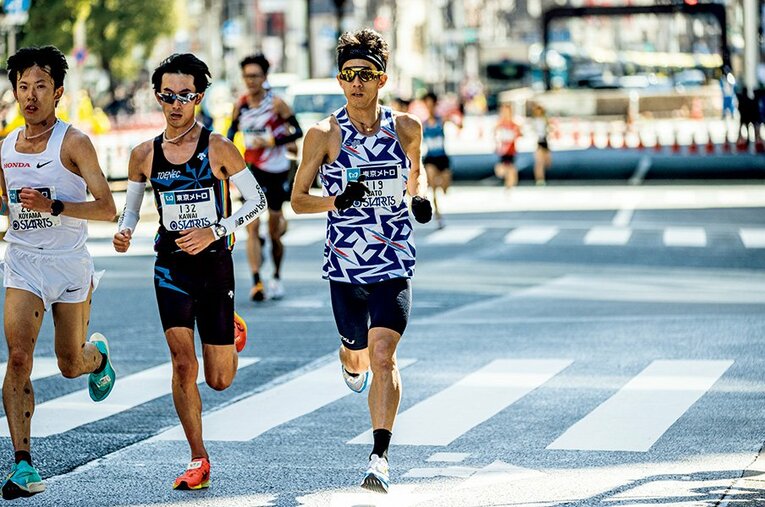 35歳でPBを更新した佐藤悠基が語る。「自己ベストを出すためには大きく頑張るのではなく、半歩でいい」(1) ／ photograph by Takeshi Nishimoto