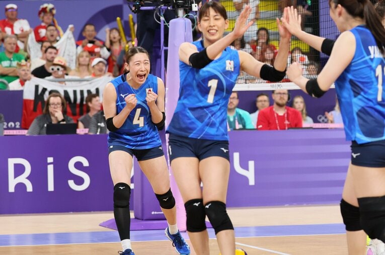 石川真佑（パリ五輪 ポーランド戦）©︎Kaoru Watanabe/JMPA