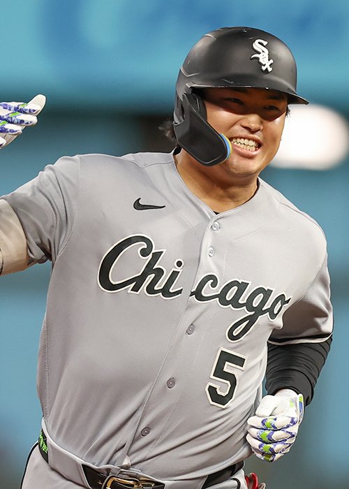 日本人1年目としては最多となる35本塁打をマークした村上