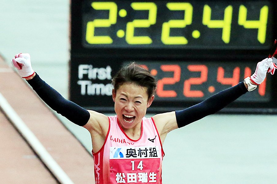 東京五輪争いが早くも佳境に突入。大阪国際マラソンで女子が火花。＜Number Web＞ photograph by AFLO