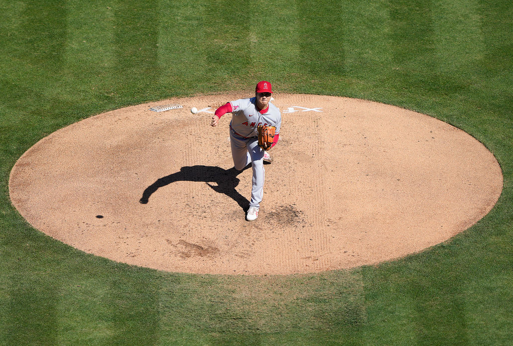 アスレチックス戦で規定投球回数に到達した大谷（※写真をクリック、スワイプすると「大谷翔平2018～2022大活躍＆メジャー交遊録」をご覧になれます）　©Getty Images