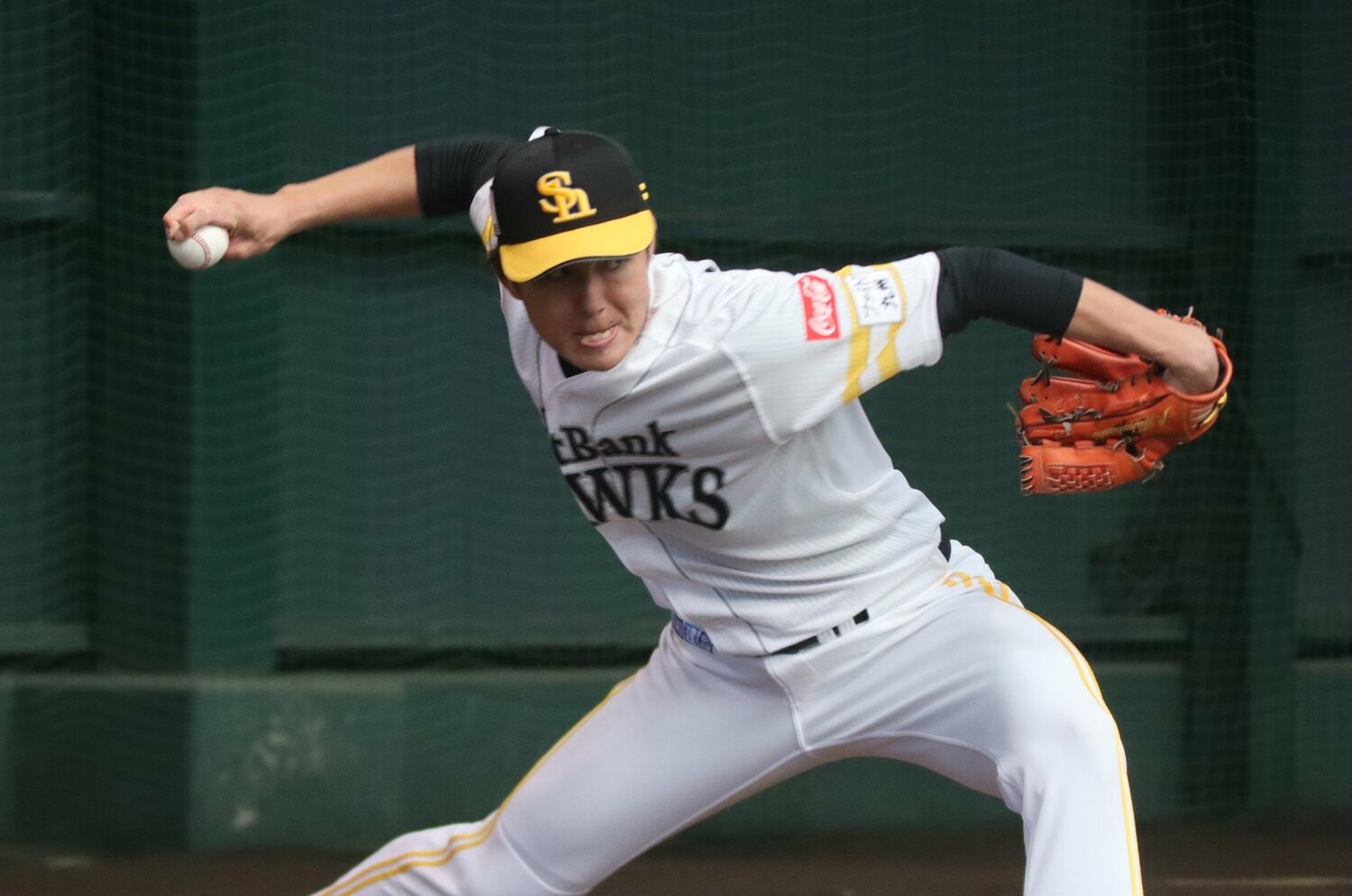 ブルペンの高橋礼