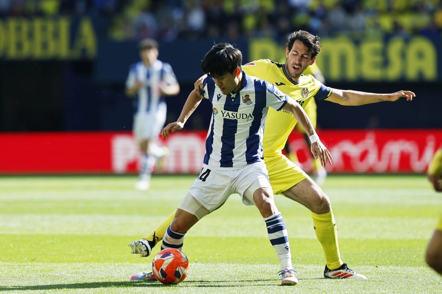 相手のキーマン、パレホとの競り合い