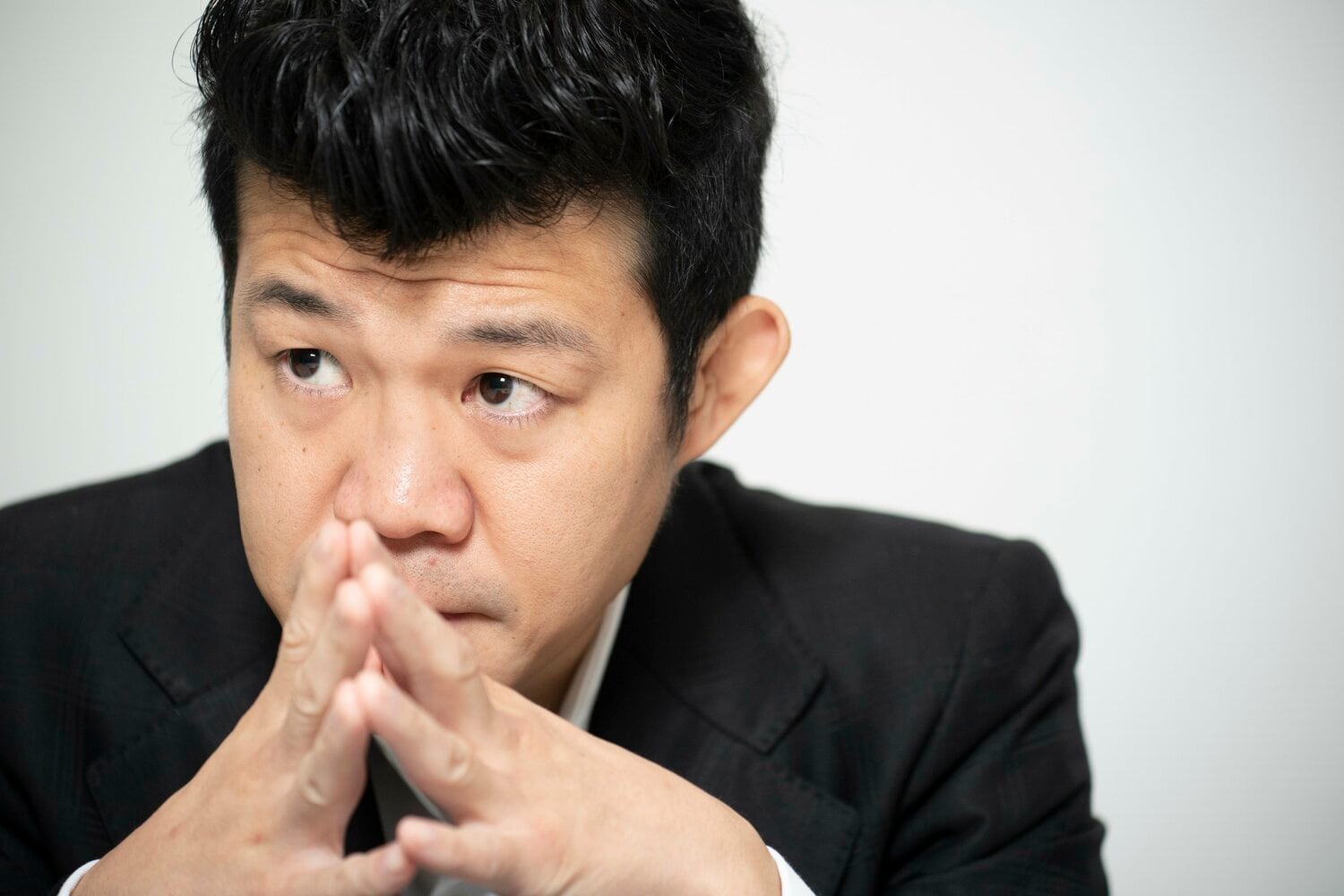 インタビューに応じる亀田興毅氏　©Miki Fukano