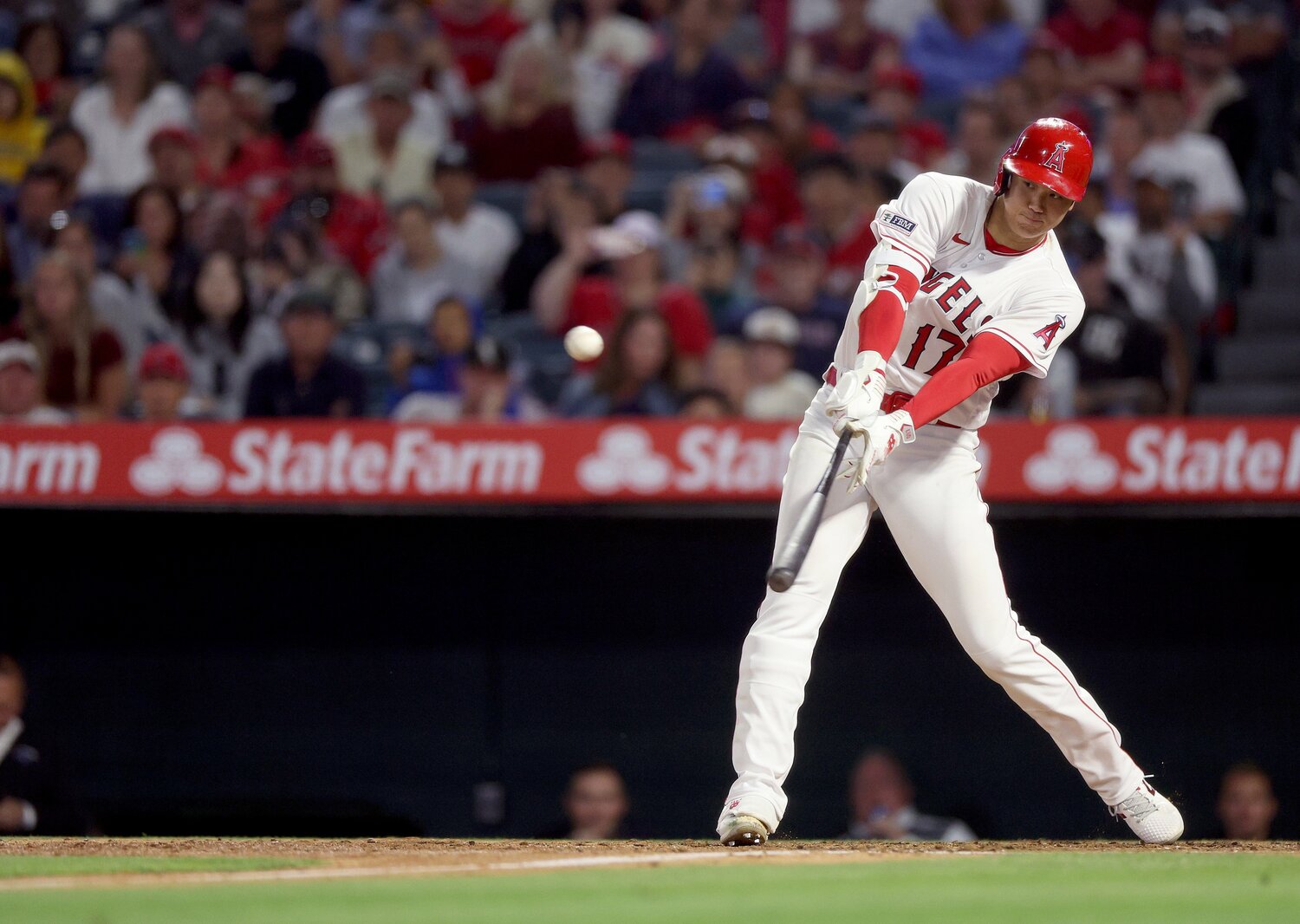 投手として先発した6月27日、この日2本目となる28号ソロを放つ大谷翔平　©Getty Images