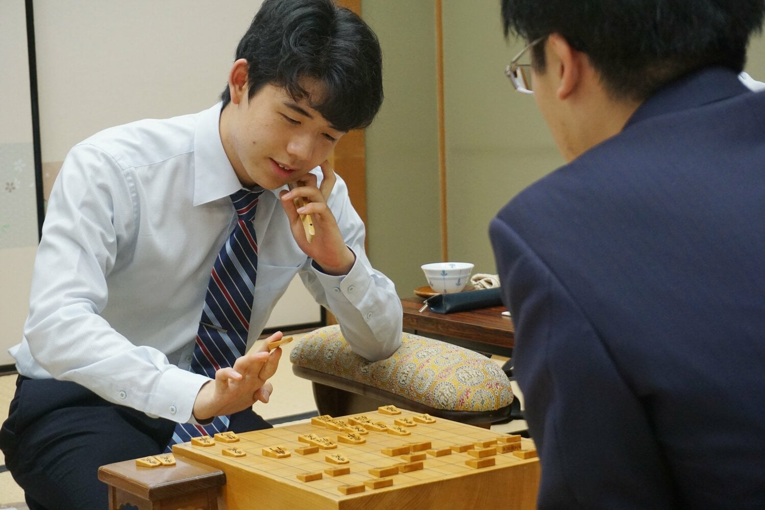 2018年の棋王戦挑戦者決定トーナメントで菅井に敗れた藤井 ©JIJI PRESS
