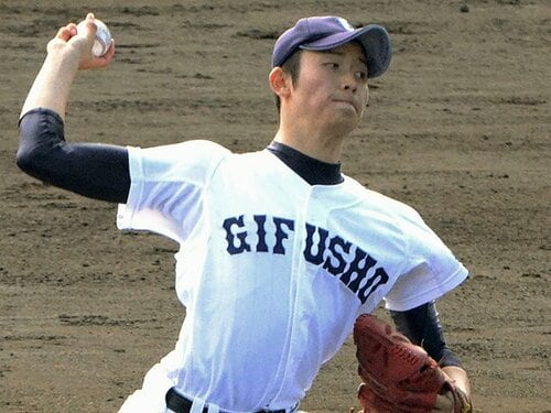 高橋奎二 肌触り良い】24-1184 高橋道八作 染付け獅子図酒盃(ぐい呑み