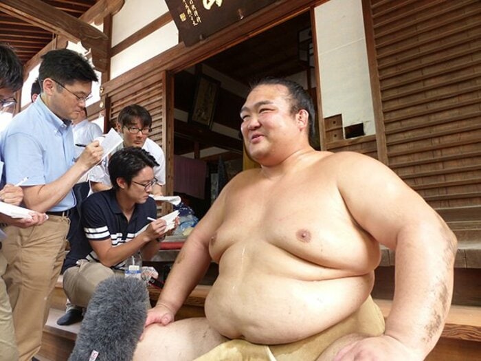 初代若乃花と隆の里の志を継ぐ――。稀勢の里30歳、決意の横綱挑戦へ。<Number Web> photograph by Sponichi