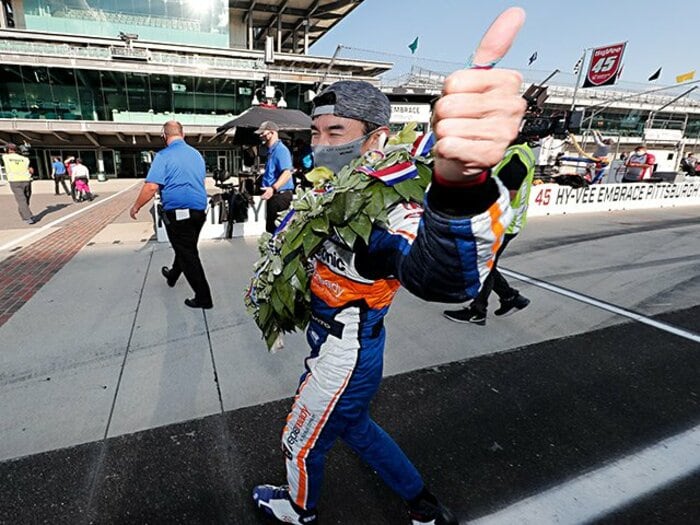 現地記者が見たインディと佐藤琢磨。最も静かな優勝で見せた「強さ」。＜Number Web＞ photograph by INDYCAR