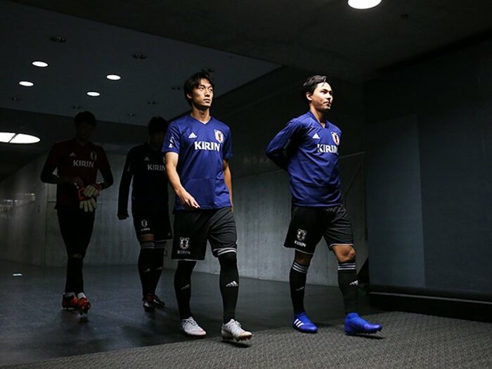 幼稚園、五輪、森保Jでまた一緒に。室屋成が南野拓実への引け目を払拭。<Number Web> photograph by JFA/AFLO