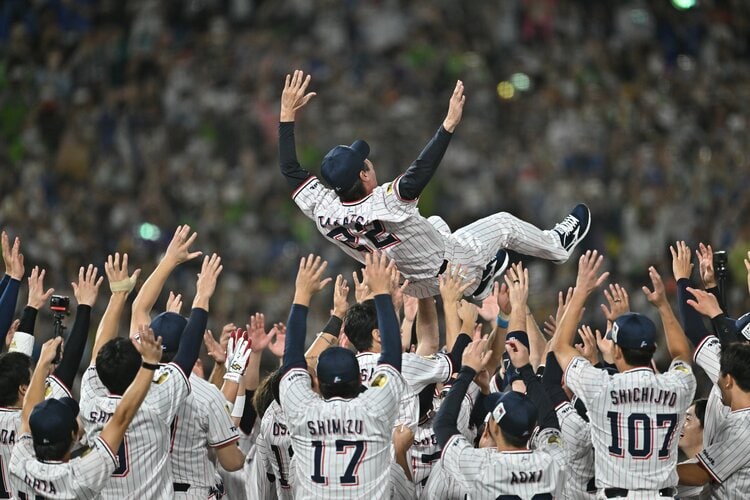 村上宗隆 神化 侍ジャパン、昨日に続くタイムリーエラー… 村上宗隆の悪送球に