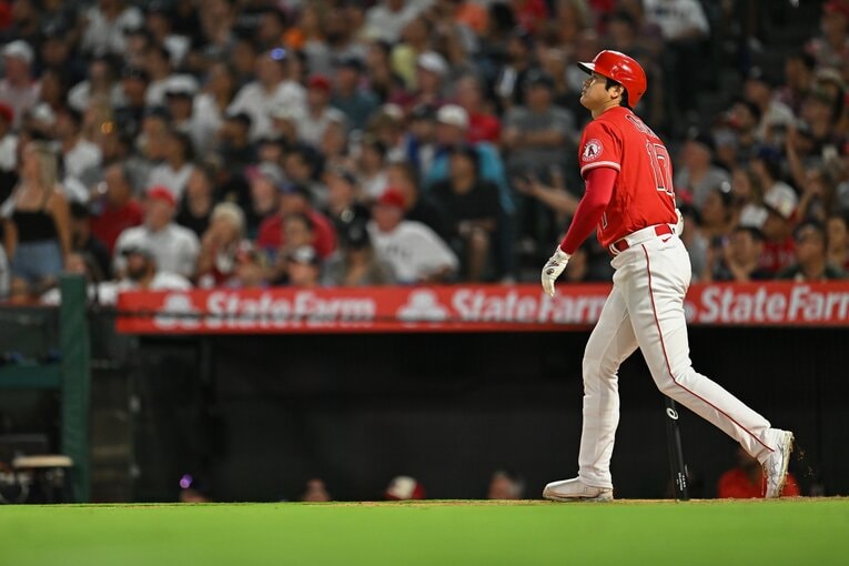 日本時間8月29日、ジャッジの前で29号を放った大谷　©Nanae Suzuki