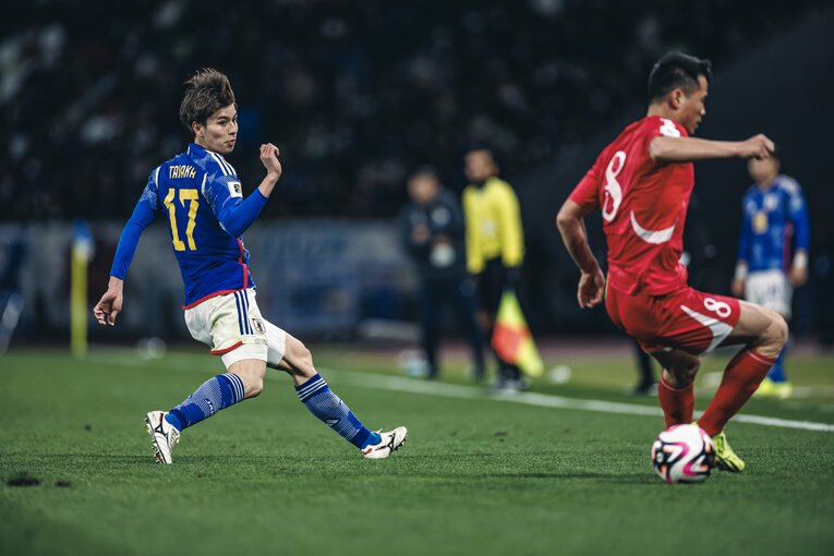 田中碧は守備でも多くの局面に顔を出した　©Kiichi Matsumoto/JMPA