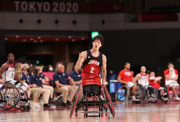 得意のスティールからの速攻で相手に脅威を与え続けた鳥海　©Naoya Sanuki