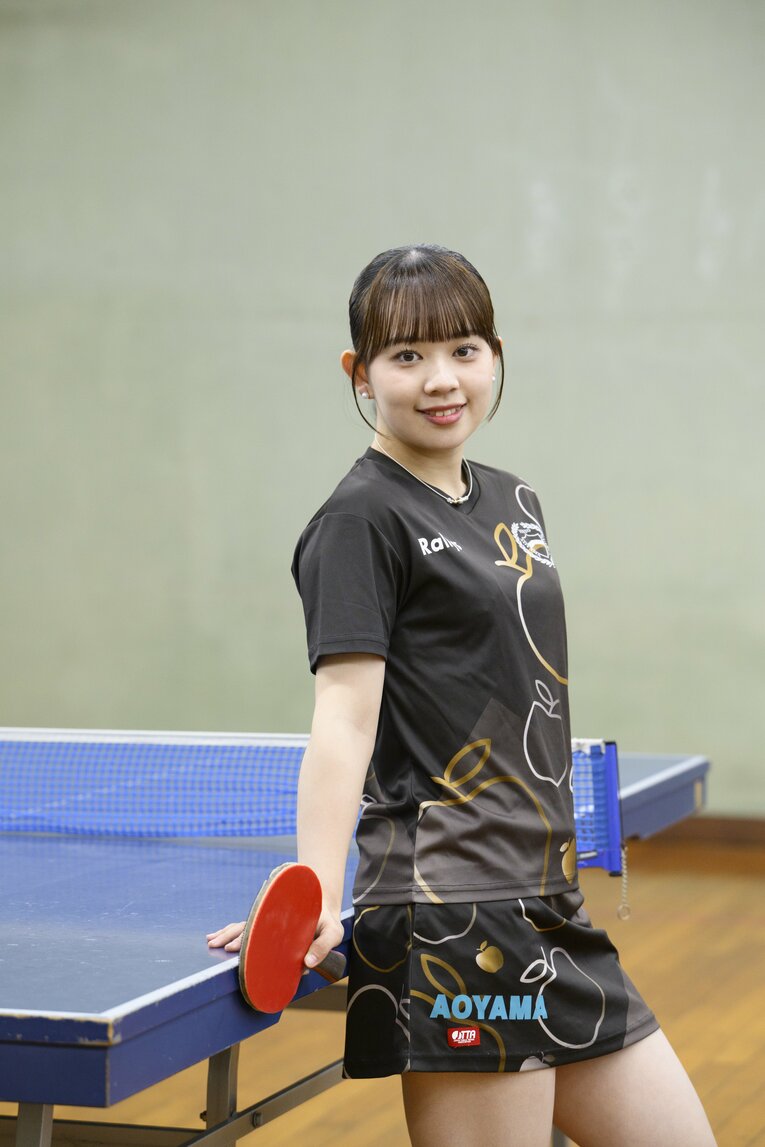 青学大3年生で、Tリーグでもプレーするカットマン・小林りんご【スワイプするとそのほかの写真もご覧になれます】　©Hirofumi Kamaya