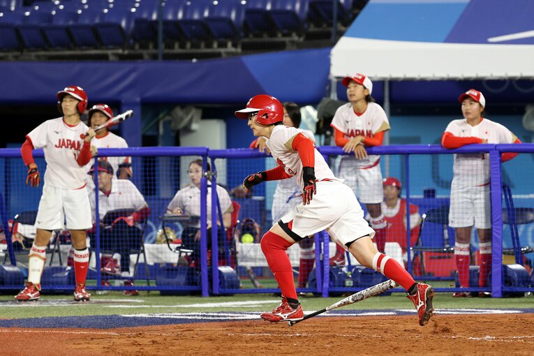 渥美の先制内野安打©Getty Images