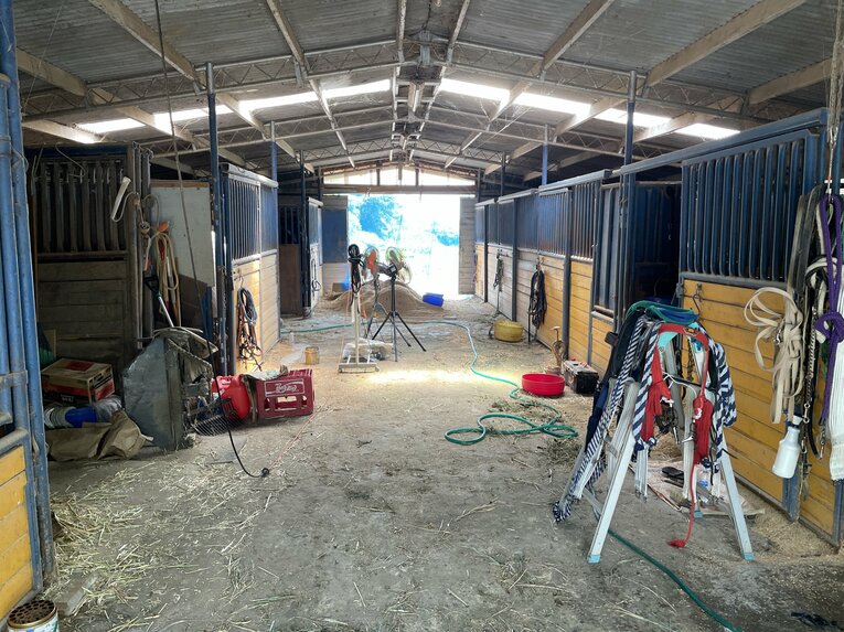 本田博信さん宅の厩舎