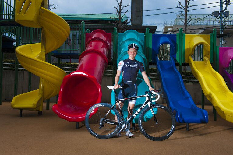 現役生活を終えても、別府は「まだまだ走り続ける」と宣言。レーサーとして世界中を回って得た経験を社会に還元していくため、さまざまなプロジェクトを進めているという　©BUNGEISHUNJU