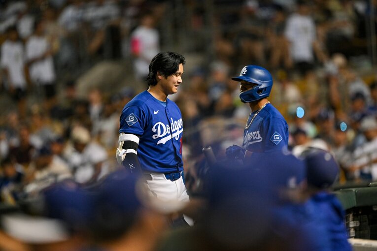 【Number現地撮影：大谷翔平の愛される日々】ドジャース再合流後の試合での大谷（写真は右に続きます）　©Nanae Suzuki