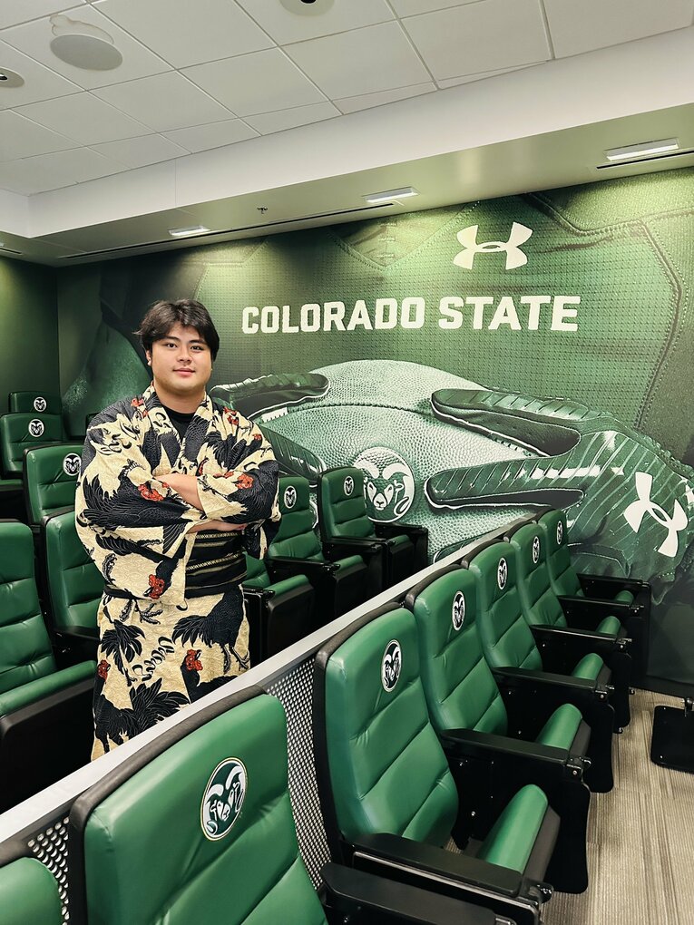 コロラド州立大学に着物で通学した花田