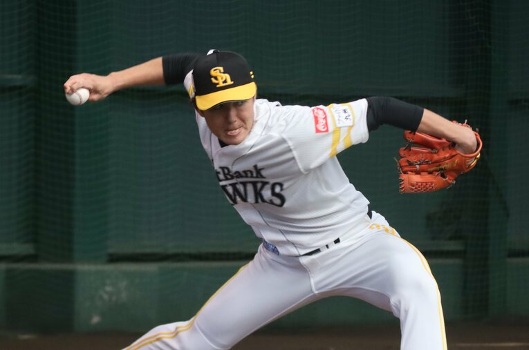 ブルペンの高橋礼