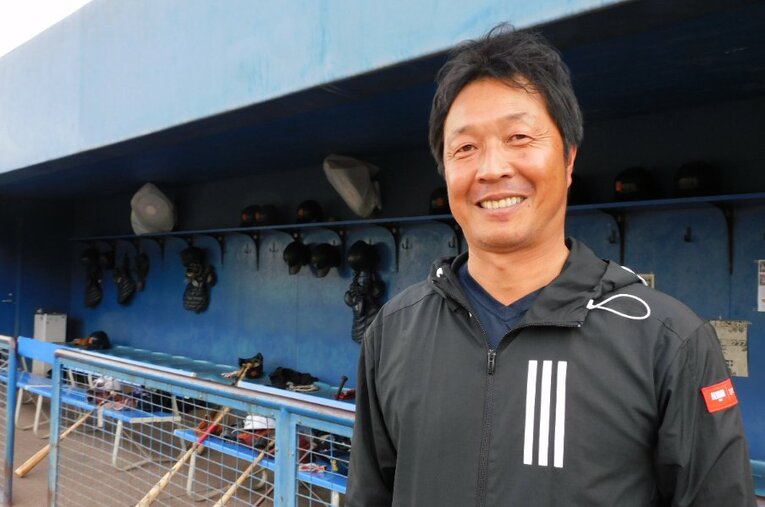 ヤクルトにドラフト1位で入団した「アキラ」こと伊藤さん。現在は山梨学院大のコーチをつとめる ／ photograph by NumberWeb