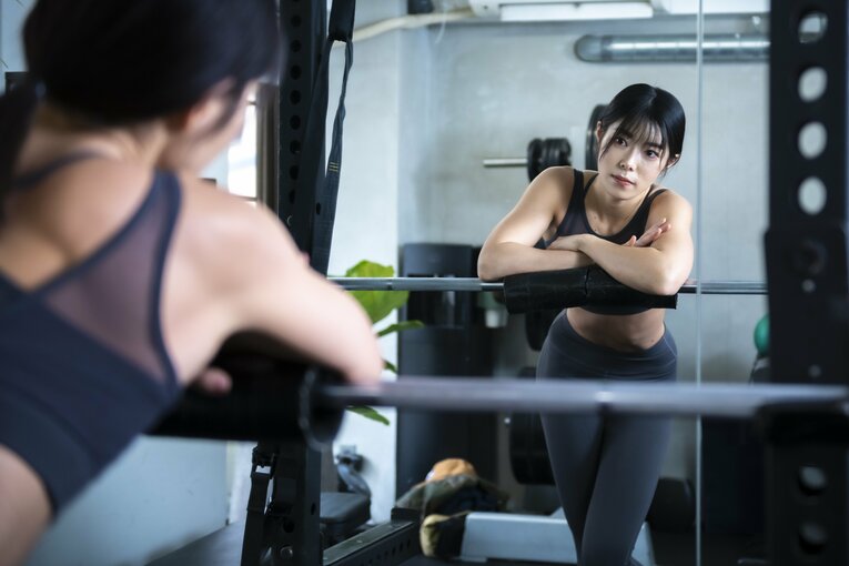 「ジョジョ立ち写真」に19万いいね…とももともも25歳に聞く撮影のウラ側「コスプレにも肉体美が求められている」《特別グラビア》(43)