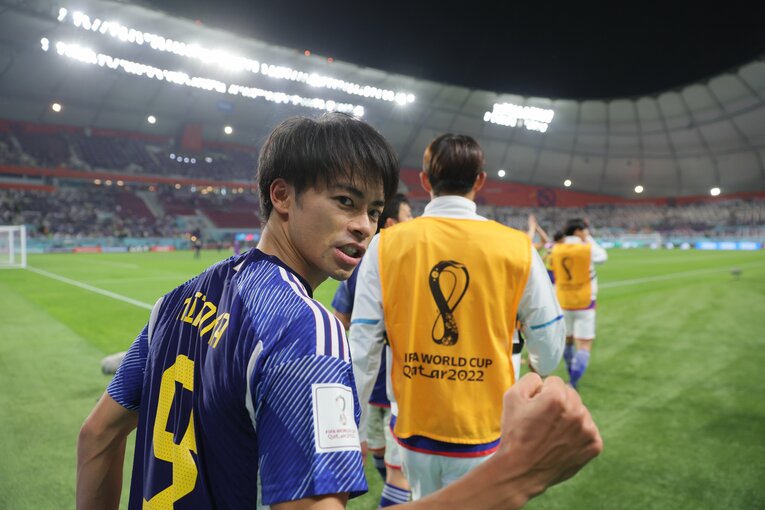 ドイツ戦勝利を喜ぶ三笘　©JMPA