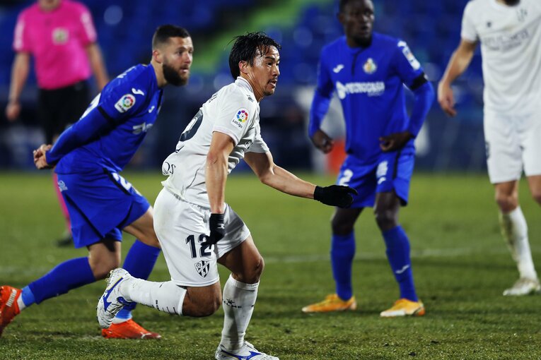 岡崎らしく、ゴール前への飛び込みを見せる場面もあった