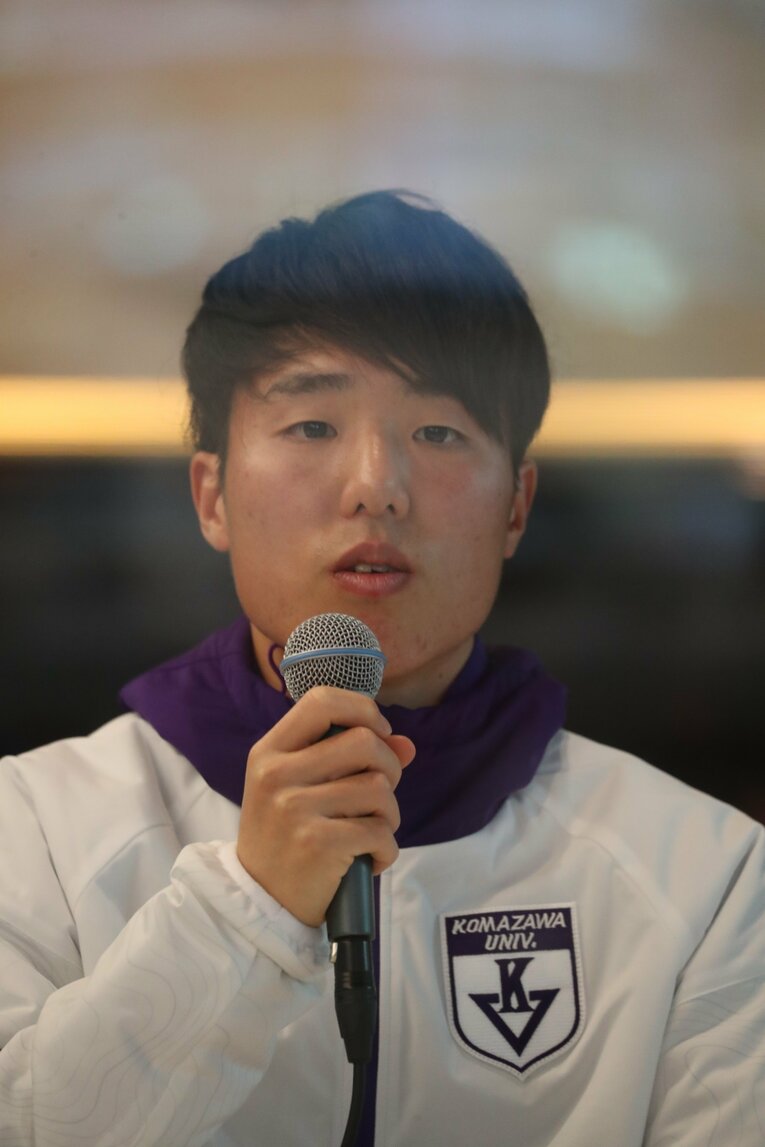 記者会見での神戸　©JMPA